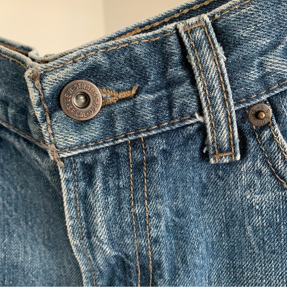 Vintage Levi’s 508 Distressed Denim Shorts - Picture 4 of 7